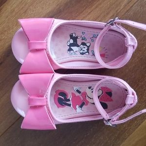 Disney Minnie Mouse Pink Bow Shoes Size 7 US